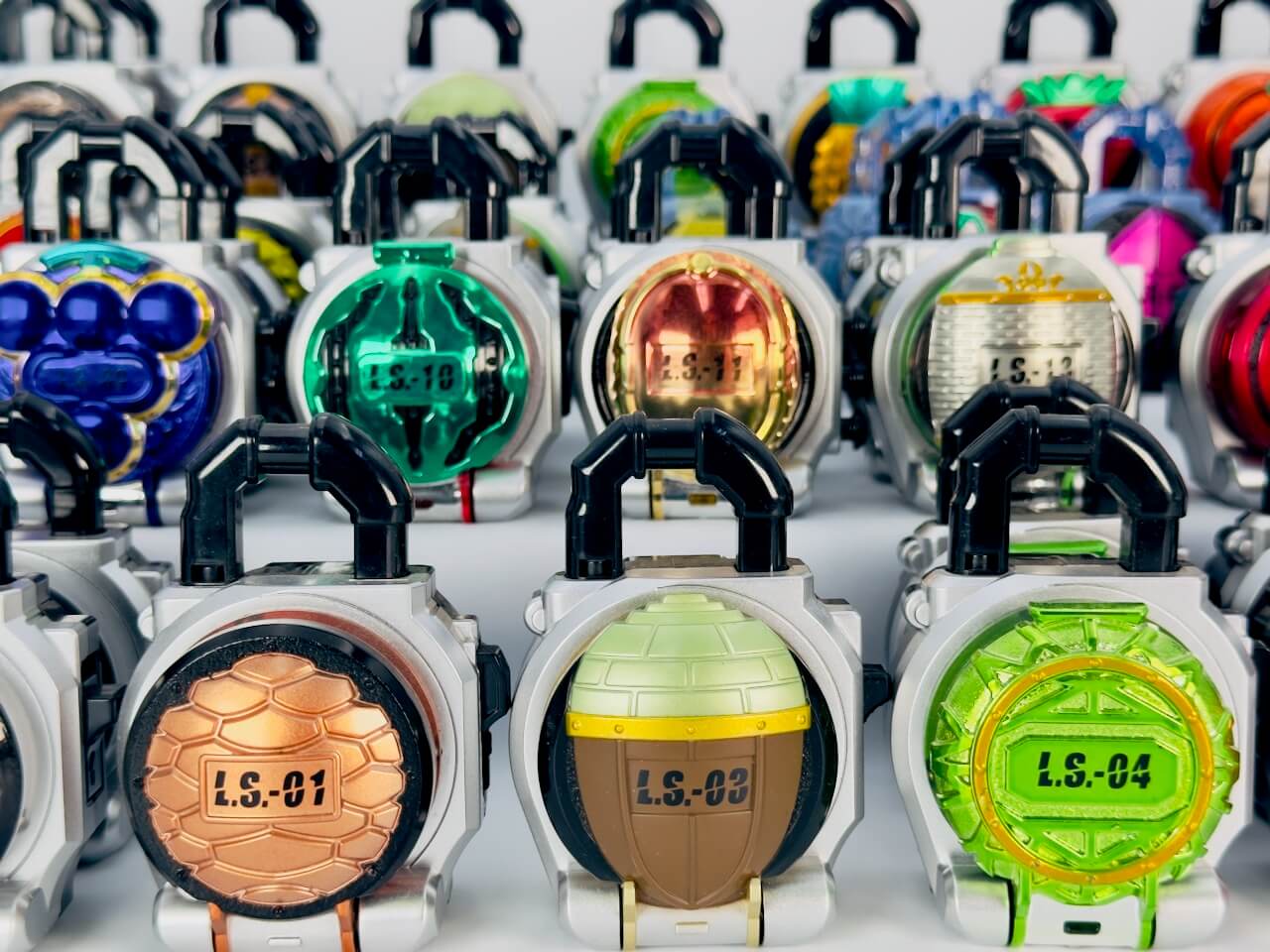 LOOSE] Kamen Rider Gaim: DX Durian Lockseed & – CSTOYS