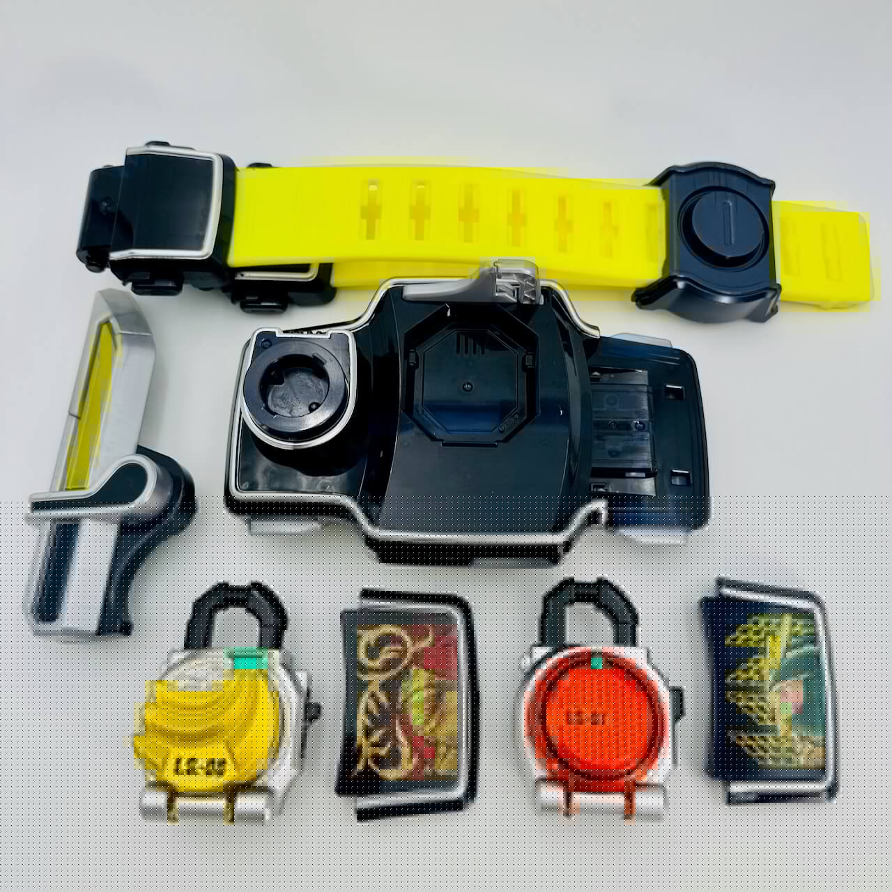 Bandai toy belt [BOXED] Kamen Rider Gaim: DX Sengoku Driver Set (Original Released Ver. with Two Lockseeds)