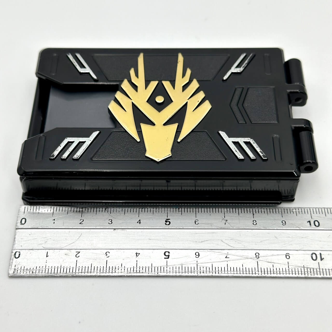 [BOXED] Ryuki: DX Henshin Belt V-Buckle | CSTOYS INTERNATIONAL