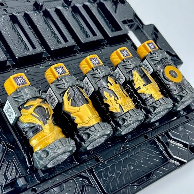 [LOOSE] Kamen Rider Build: DX Last Pandora Panel White & Black with Black Lost Full Bottles | CSTOYS INTERNATIONAL