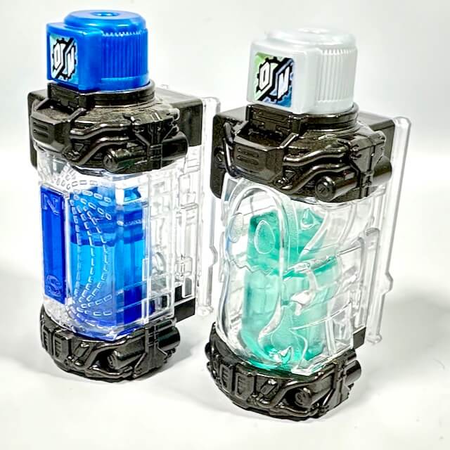 [LOOSE] Kamen Rider Build: DX Obake & Magnet Full Bottle Set | CSTOYS INTERNATIONAL