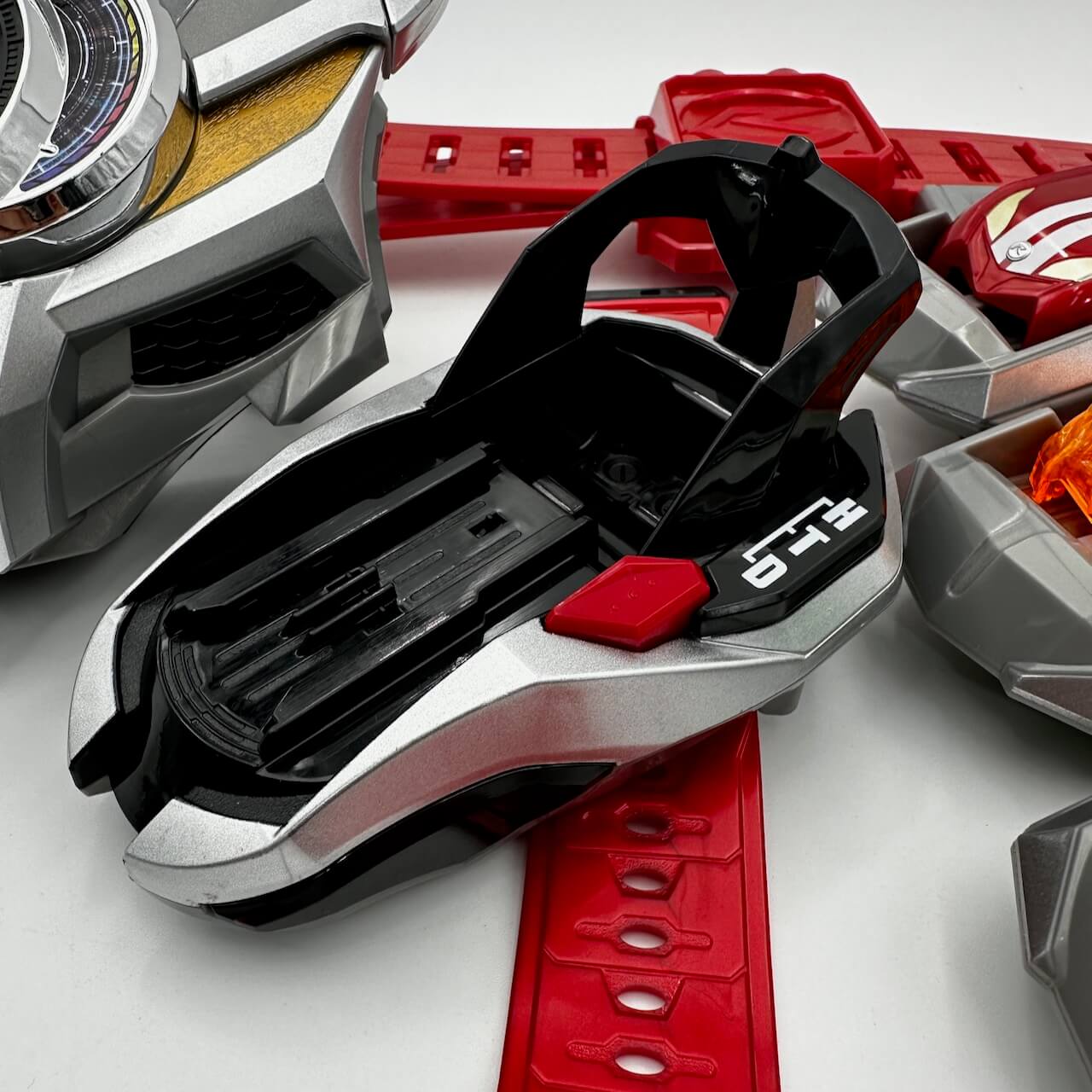 LOOSE] Kamen Rider Drive: DX Drive Driver & Shift Brace Set with