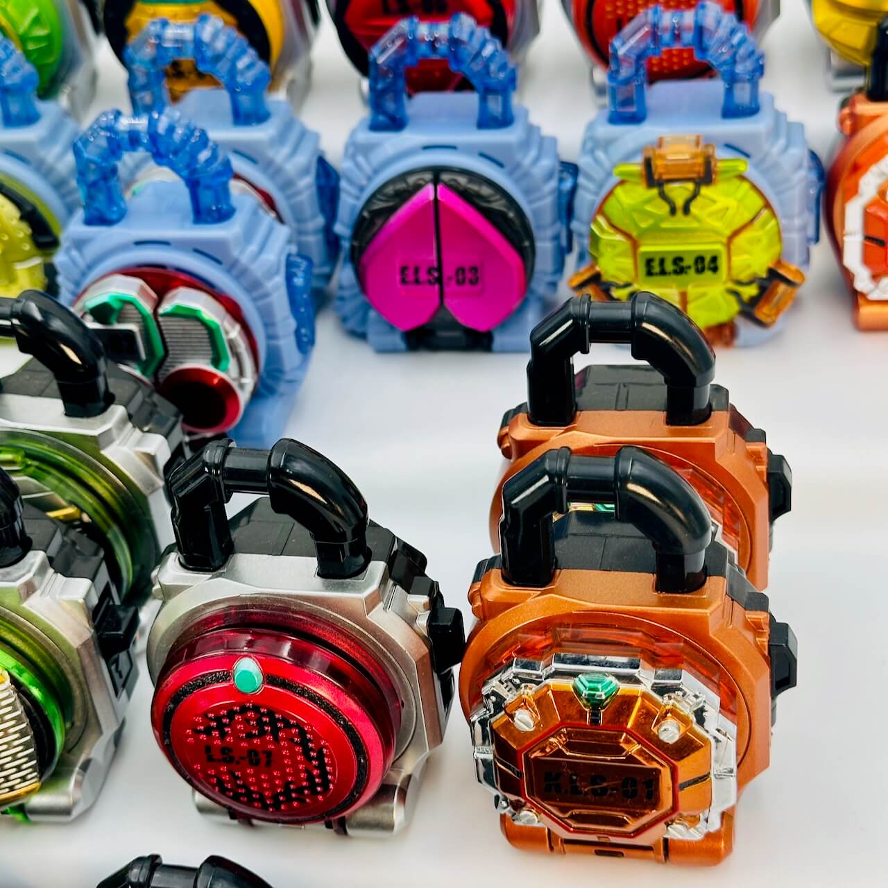 Bandai action figure [LOOSE] Kamen Rider Gaim: 42 GP & SG Random Lockseed Set (Including Metallic Ver.)