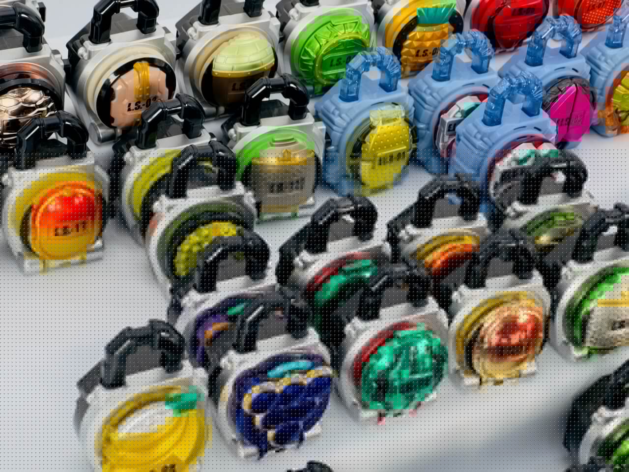 Bandai action figure [LOOSE] Kamen Rider Gaim: 42 GP & SG Random Lockseed Set (Including Metallic Ver.)