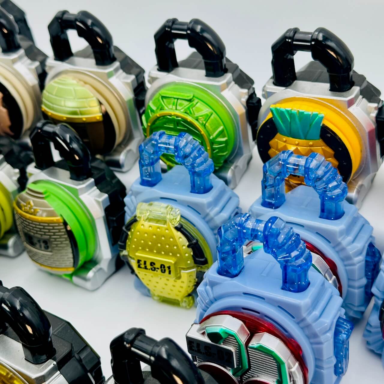 Bandai action figure [LOOSE] Kamen Rider Gaim: 42 GP & SG Random Lockseed Set (Including Metallic Ver.)