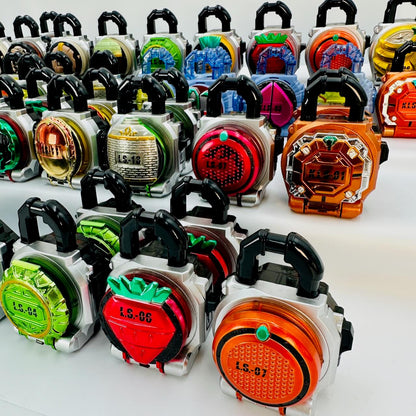 Bandai action figure [LOOSE] Kamen Rider Gaim: 42 GP & SG Random Lockseed Set (Including Metallic Ver.)
