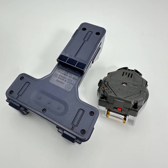 [LOOSE] Kamen Rider Gaim: DX Lock Seed Holder & Pine Lock Seed | CSTOYS INTERNATIONAL