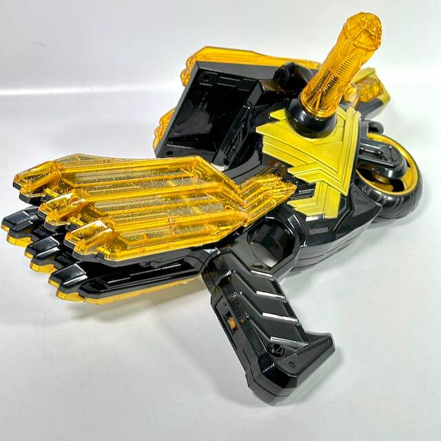 [LOOSE] Kamen Rider Gatchard : DX Legend Ride Magnum with Two Chemy Cards | CSTOYS INTERNATIONAL