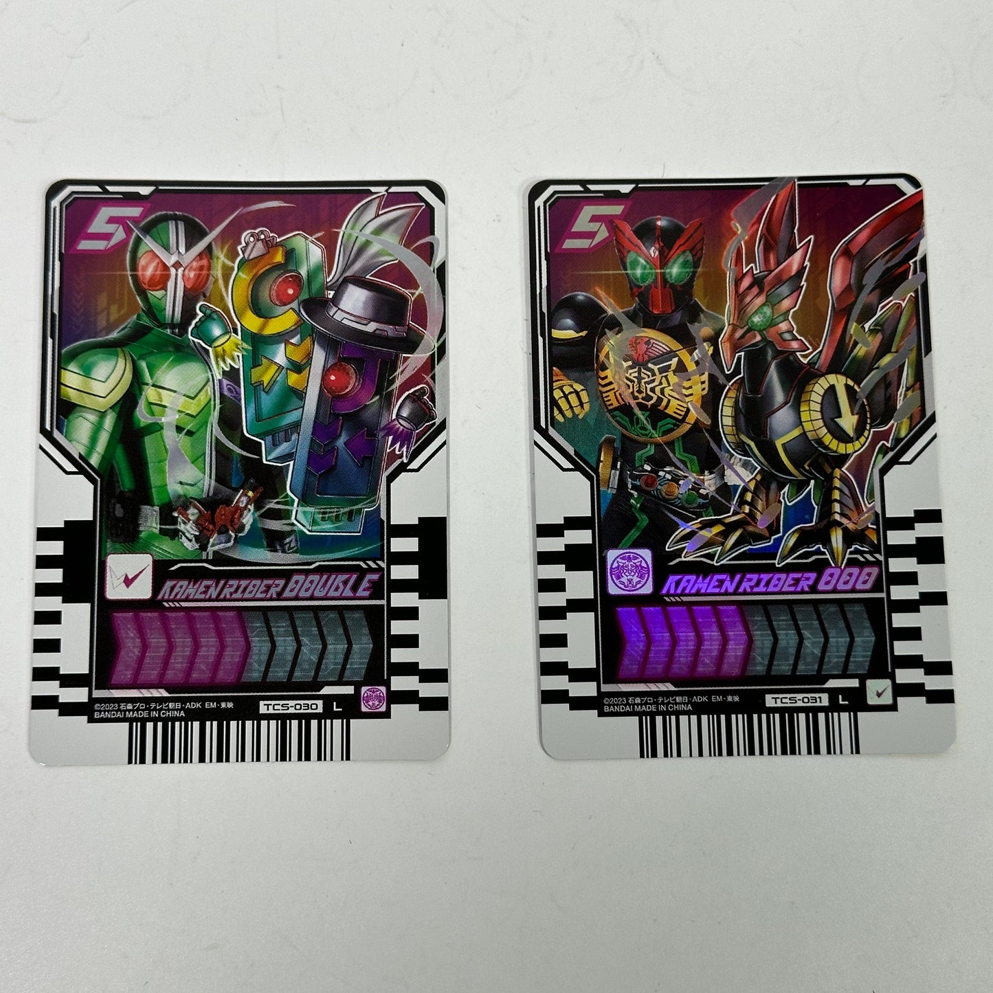 [LOOSE] Kamen Rider Gatchard : DX Legend Ride Magnum with Two Chemy Cards | CSTOYS INTERNATIONAL