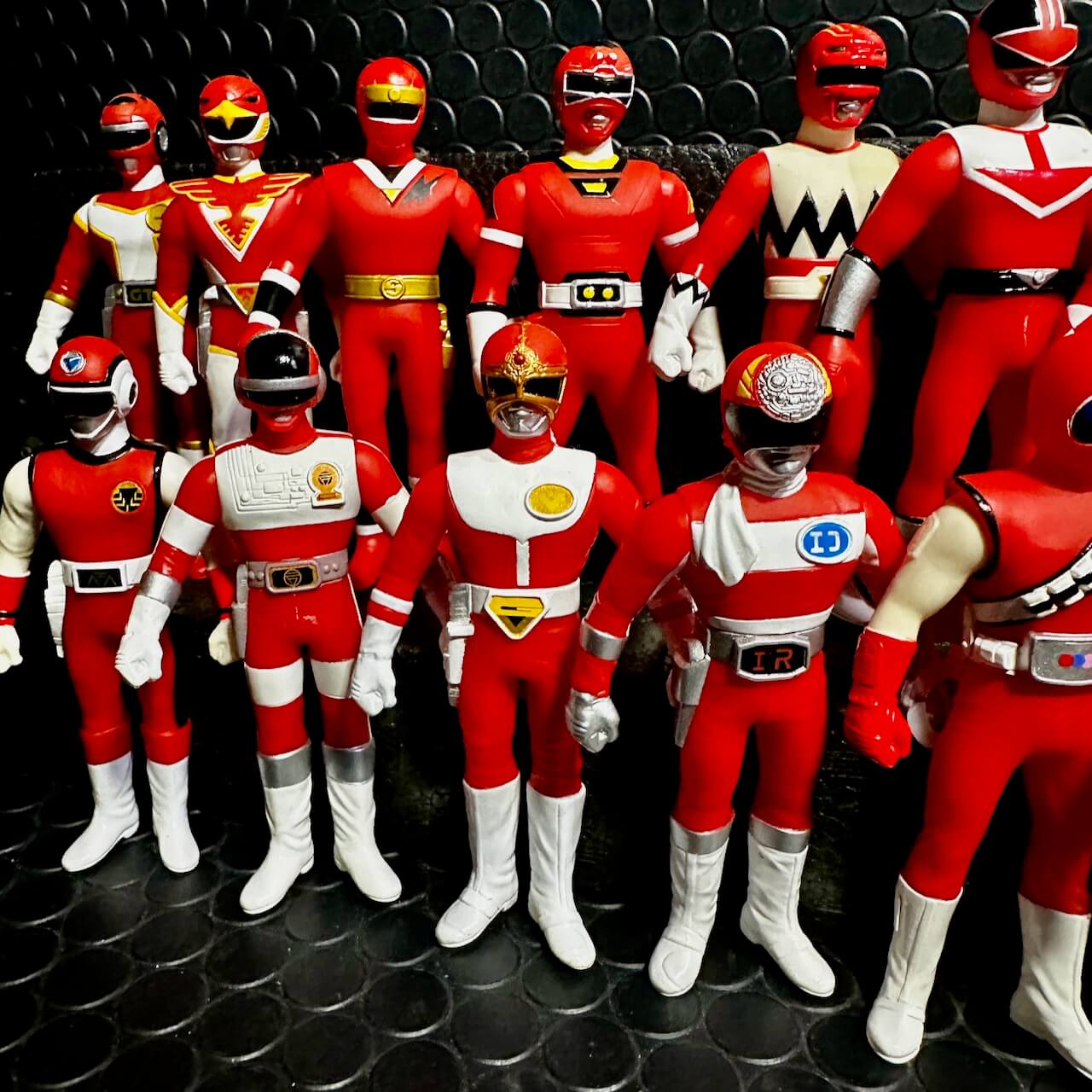 Bandai vinyl figure [LOOSE] Super Sentai Series 25th Anniversary Red Ranger SET of 24 (Missing Gao Red Soft Vinyl Figure) )
