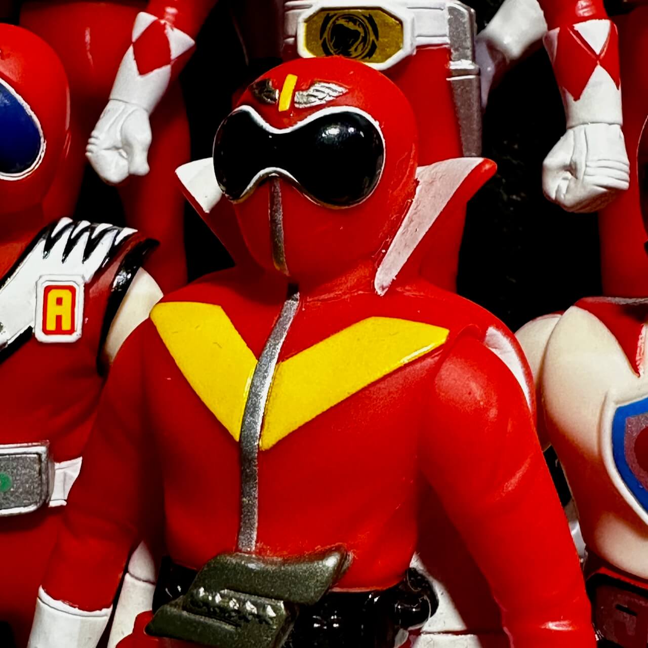 Bandai vinyl figure [LOOSE] Super Sentai Series 25th Anniversary Red Ranger SET of 24 (Missing Gao Red Soft Vinyl Figure) )