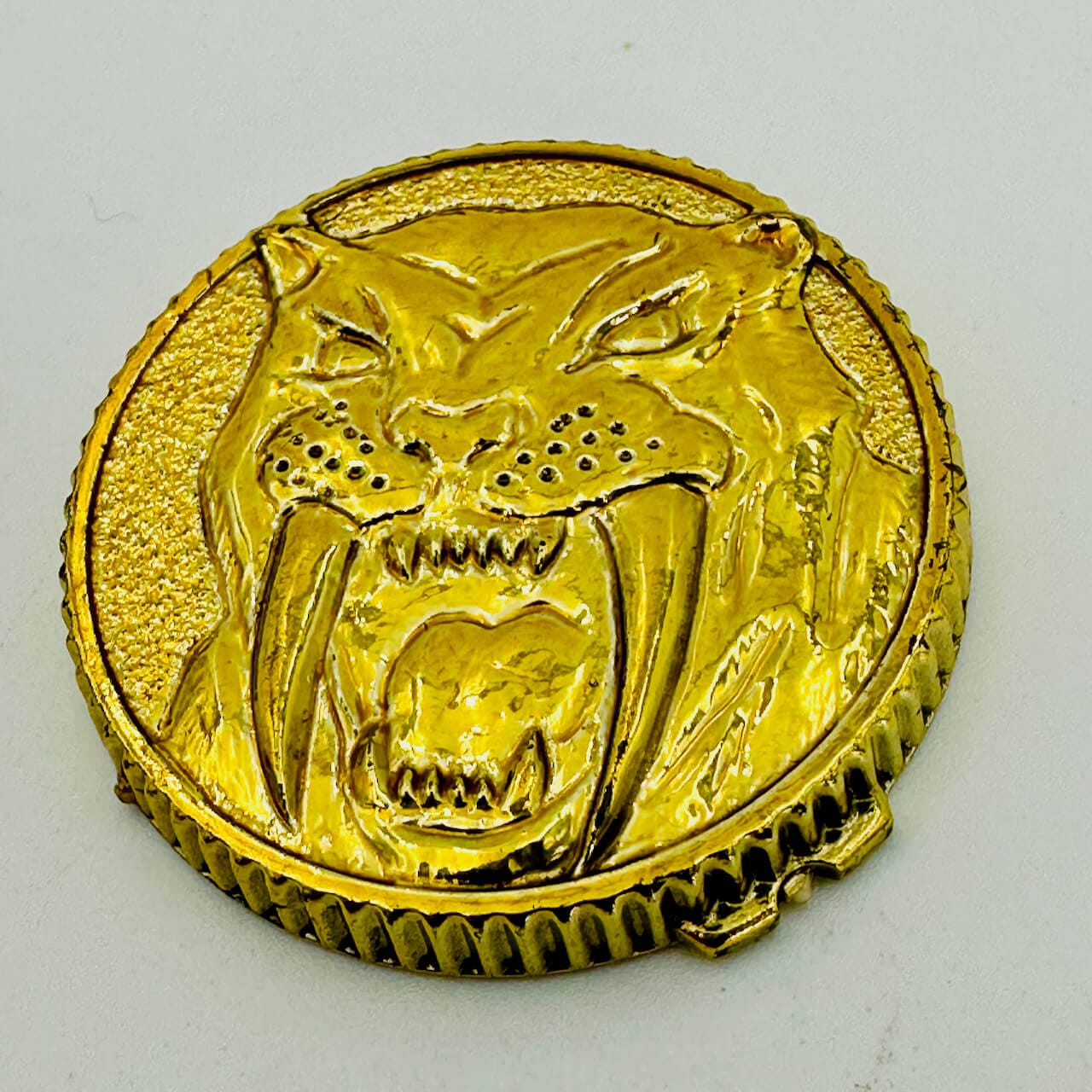 Bandai toy morpher [LOOSE] Zyuranger: DX Dragon Buckler (1991 ver. Missing ZyuMammoth Medal)