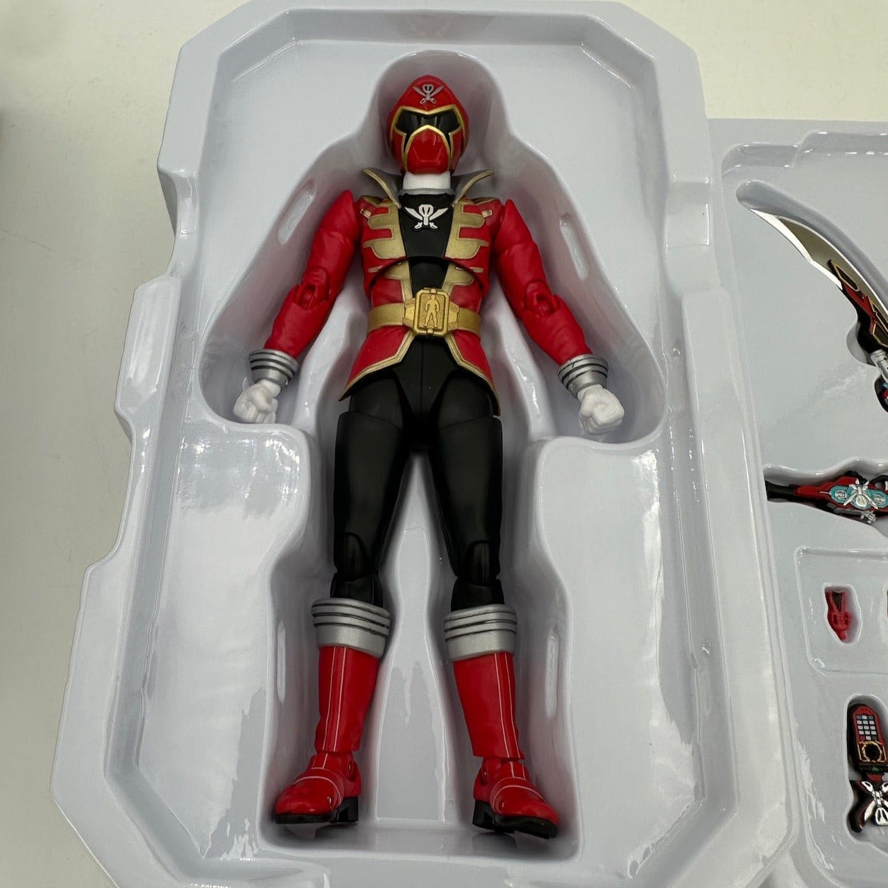 CSTOYS International action figure [BOXED] Kaizoku Sentai Gokaiger: S.H.Figuarts (Shinkocchou Seihou) Gokai Red