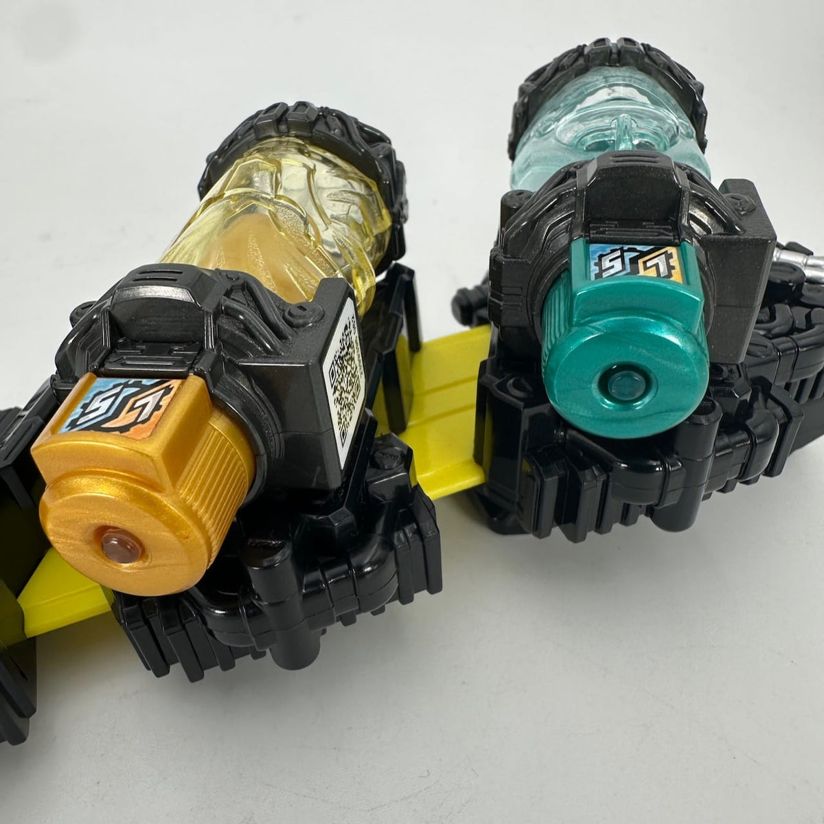 CSTOYS International toy belt [LOOSE] Kamen Rider Build: DX Build Driver & Holder Set with Lion-Soujiki Best Match Full Bottles