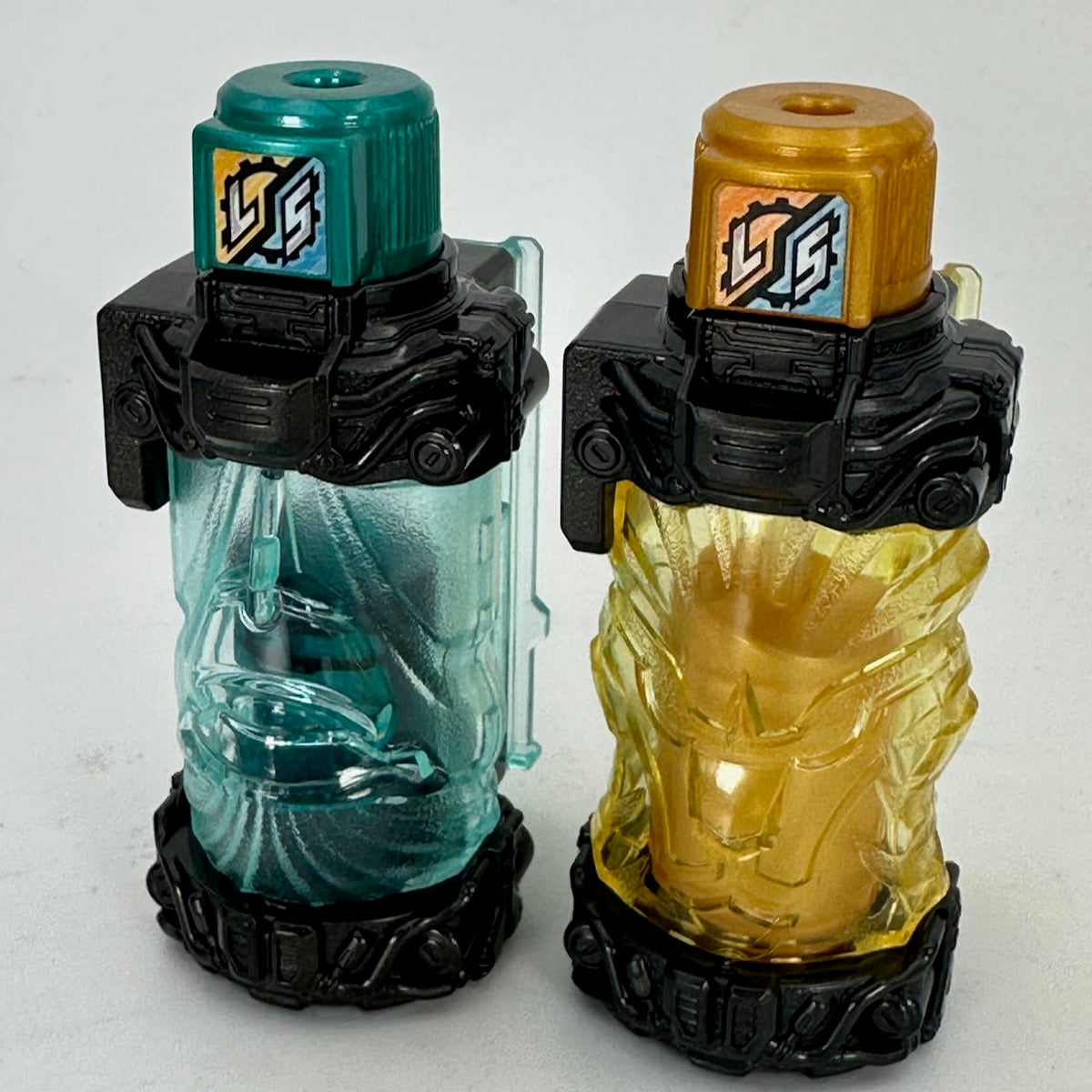 CSTOYS International toy belt [LOOSE] Kamen Rider Build: DX Build Driver & Holder Set with Lion-Soujiki Best Match Full Bottles