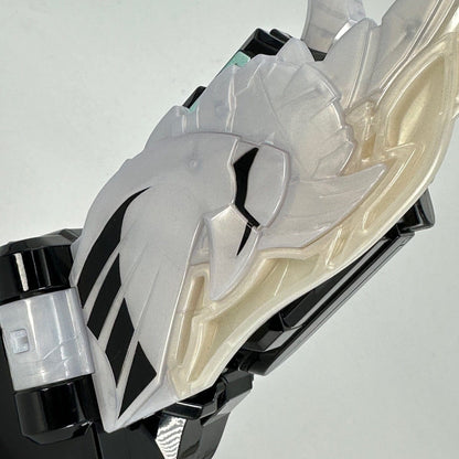 CSTOYS International Sound Toy [LOOSE] Kamen Rider Revice: DX Perfect Wing Vistamp
