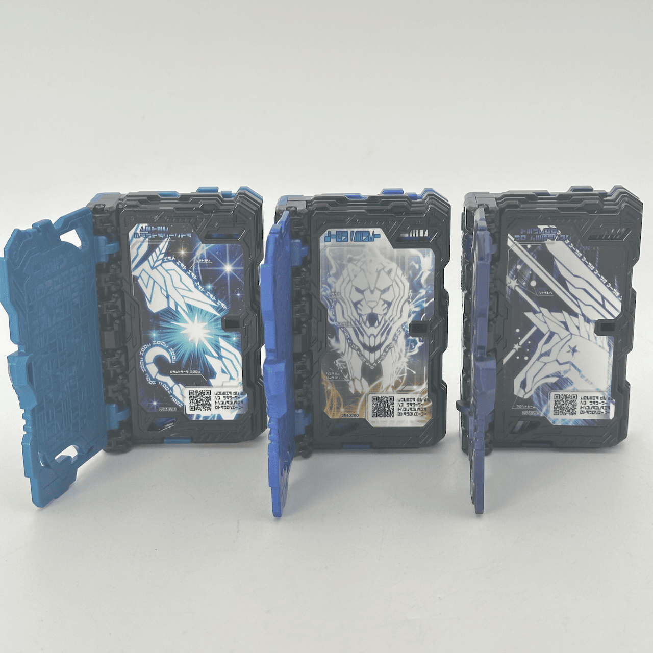CSTOYS International Toy Sound Book [LOOSE] Kamen Rider Saber: DX Suiseiken Nagare Emblem & Three DX Wonder Ride Book Combo