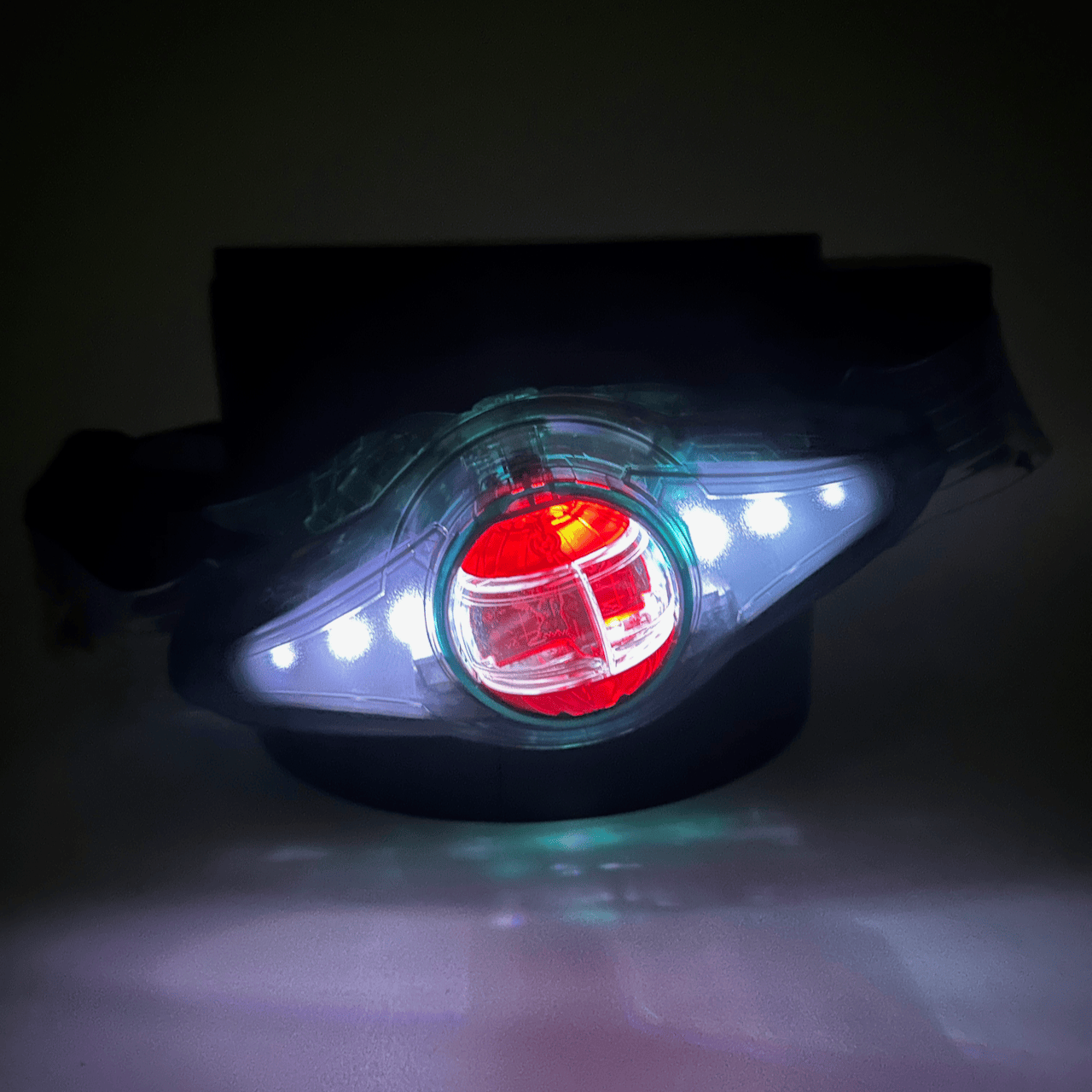 CSTOYS International toy belt [LOOSE] Kamen Rider Zeztz: DX Henshin Belt Zeztz Driver & DX Knight Invoker Buckle Set