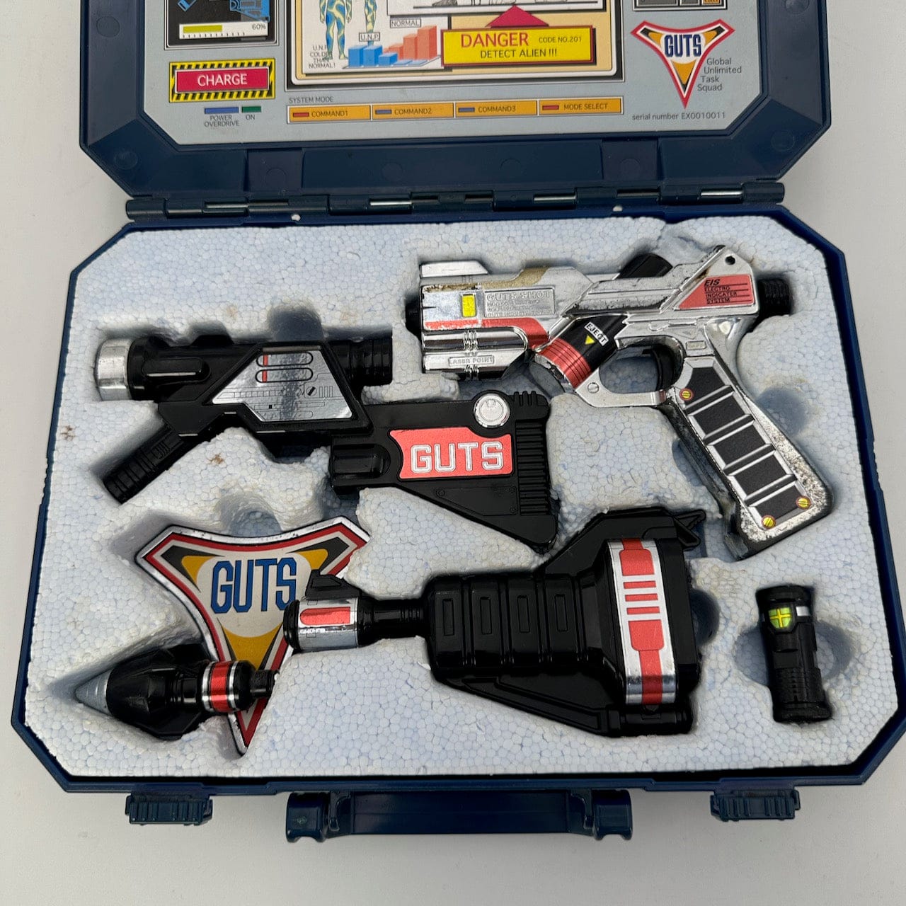 [LOOSE] Ultraman Tiga: GUTS Attache II Hyper Riffle Set (Aged Case Discoloration and Scratched Parts) | CSTOYS INTERNATIONAL