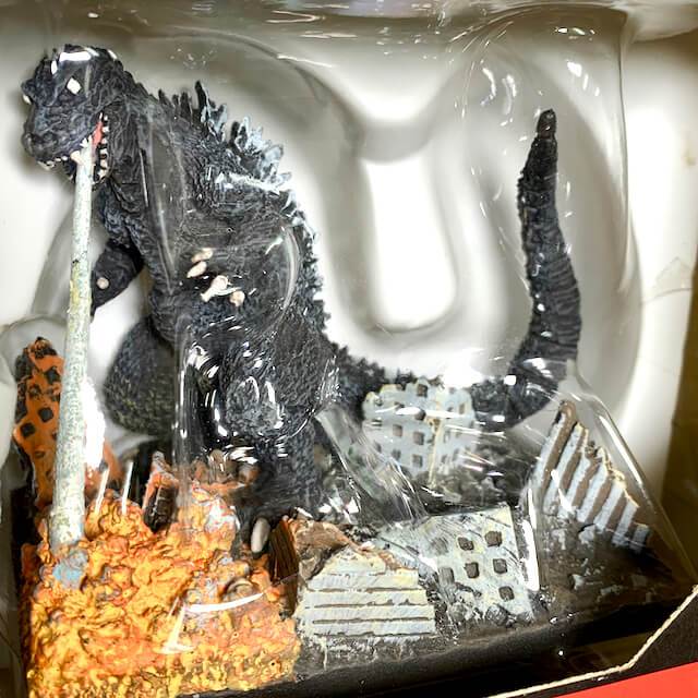 [BOXED & UNOPENED] Godzilla: Polystone Collection: Scene M-1 Godzilla/Vol.1 Yokohama Appearance  (Mold Designed by Mr. Yuji Sakai) | CSTOYS INTERNATIONAL
