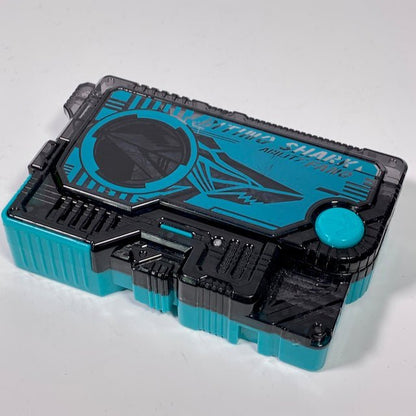 [LOOSE] Kamen Rider 01: DX Biting Shark Progrise Key | CSTOYS INTERNATIONAL