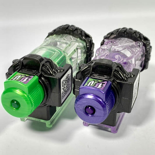 [LOOSE] Kamen Rider Build: DX Kamen Rider W Fullbottle Set | CSTOYS INTERNATIONAL