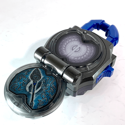 [LOOSE] Kamen Rider Gaim: DX Gold & Silver Apple Lock Seed Kamen Rider Mars & Kamuro Set | CSTOYS INTERNATIONAL