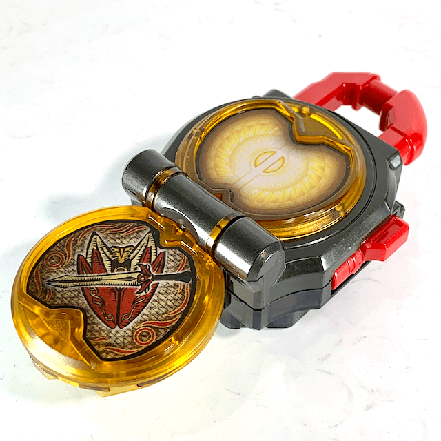 [LOOSE] Kamen Rider Gaim: DX Gold & Silver Apple Lock Seed Kamen Rider Mars & Kamuro Set | CSTOYS INTERNATIONAL