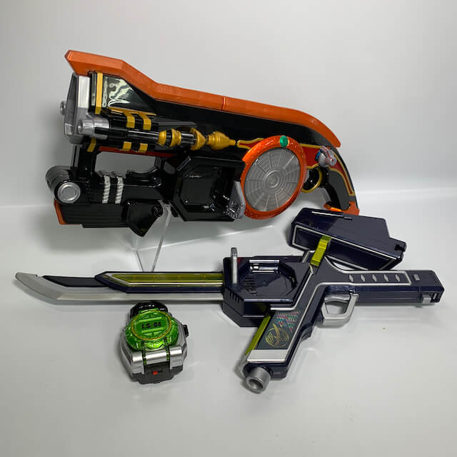 [LOOSE] Kamen Rider Gaim: DX Hinawa Daidai DJ Gun & DX Musou Saber ＆ Melon Lock Seed Set | CSTOYS INTERNATIONAL