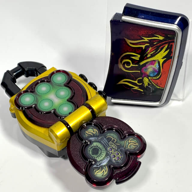 [LOOSE] Kamen Rider Gaim: DX Yomotsuheguri Lockseed & Faceplate Set | CSTOYS INTERNATIONAL