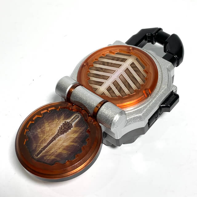 [LOOSE] Kamen Rider Gaim: L.S.-01 DX Matsubokkuri Lock Seed & Faceplate Set | CSTOYS INTERNATIONAL